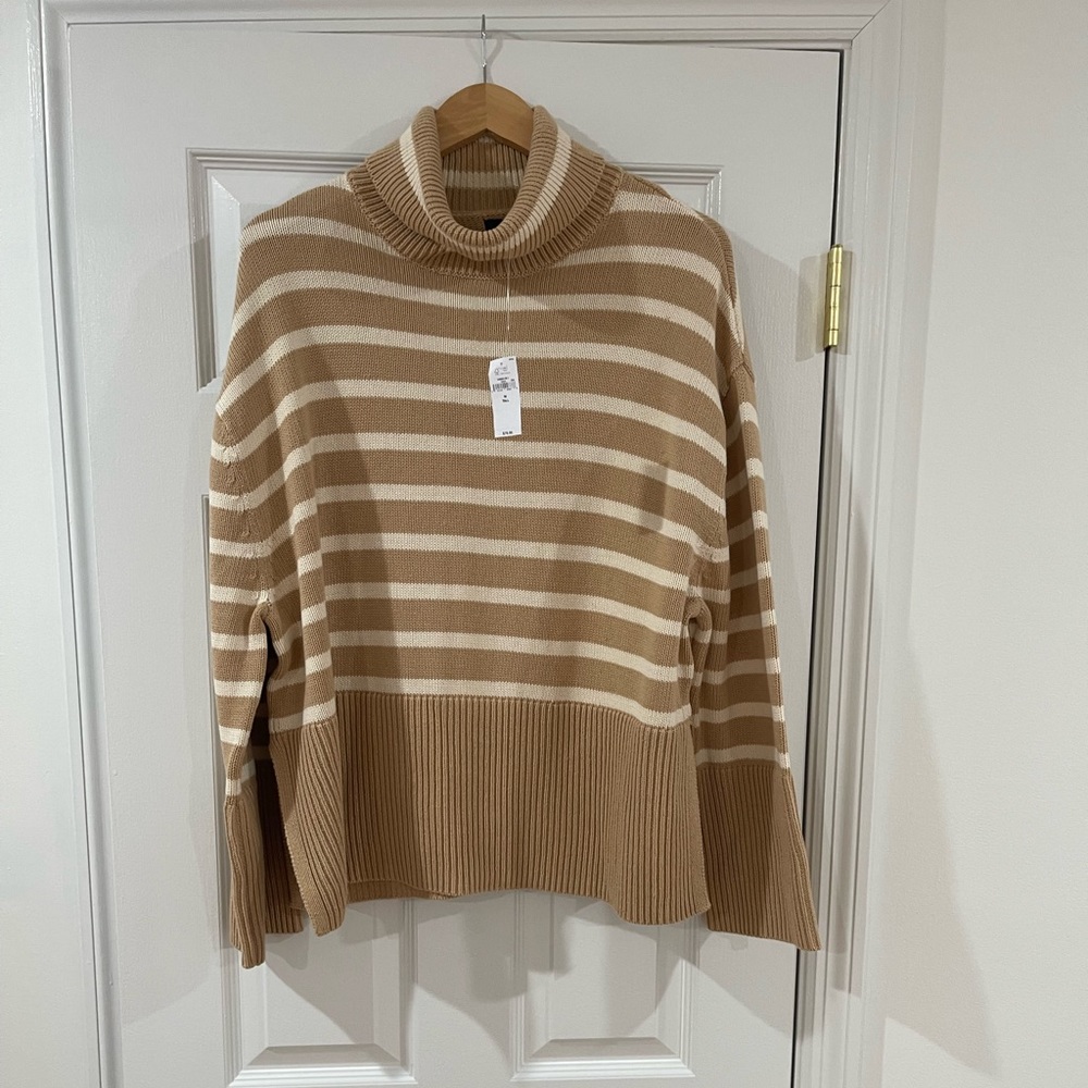 Women’s GAP split-hem Breton stripe sweater